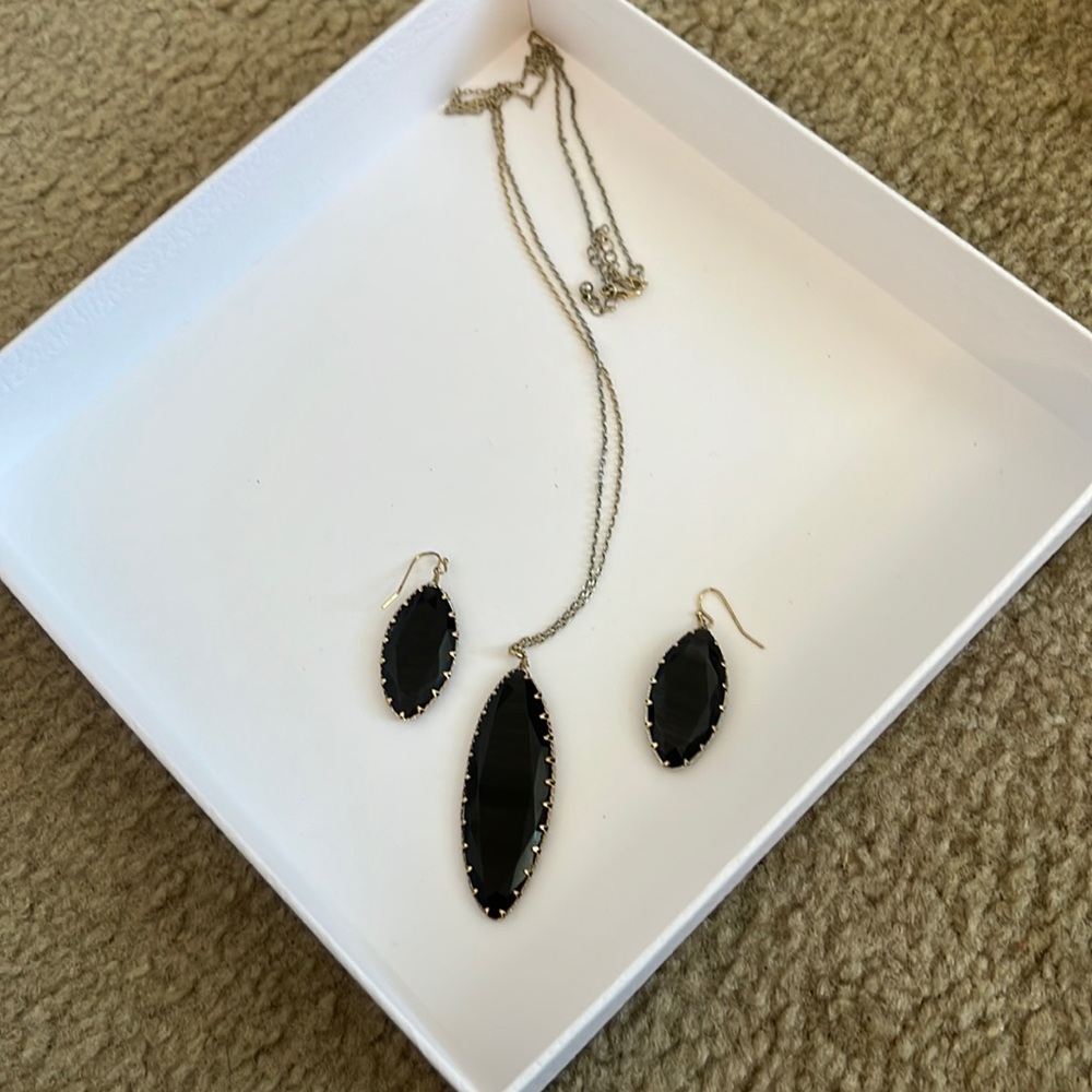 Necklace and earrings set